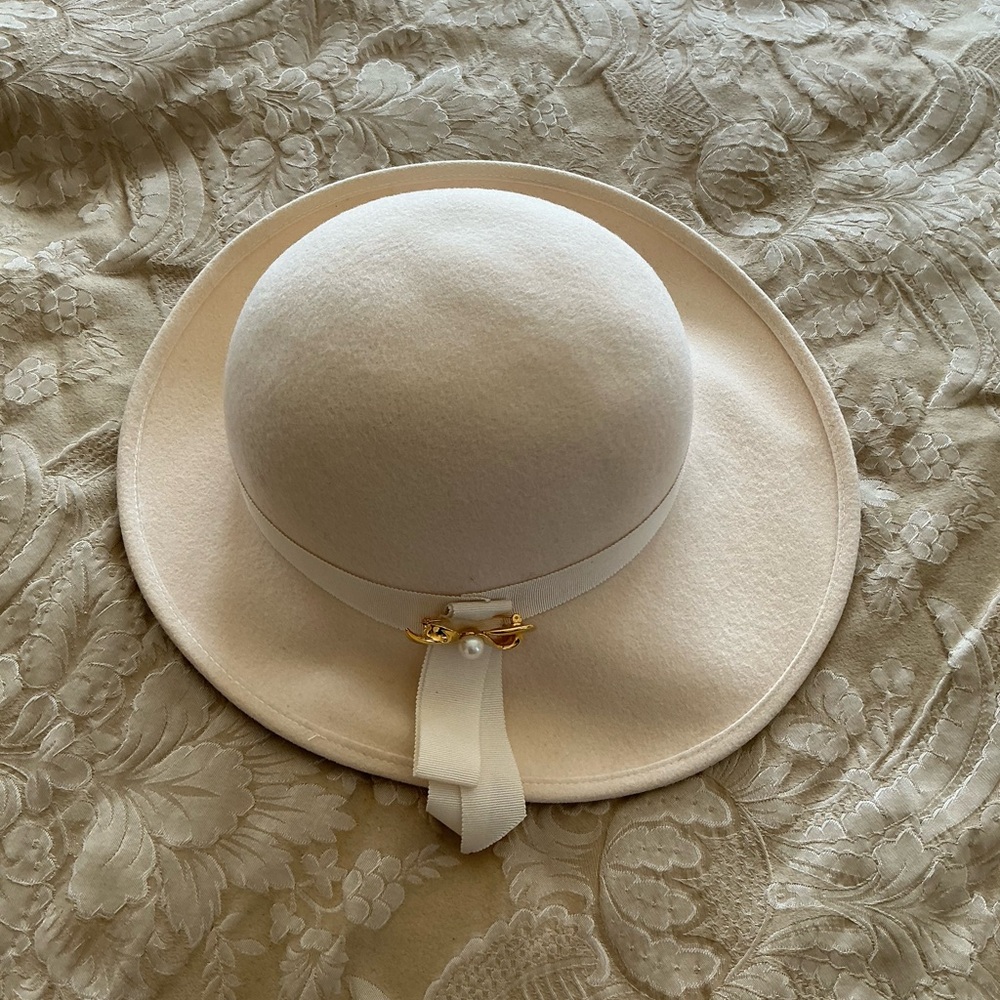 Ladies Cream Hat